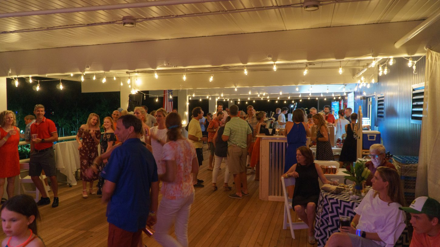 deckatnight Community Sailing Center