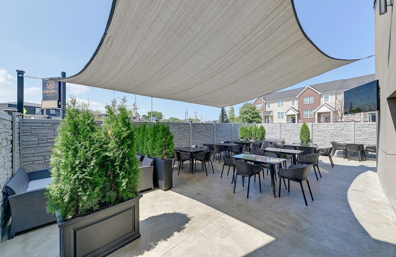 OUTDOOR PATIO HMD Bar and Grill