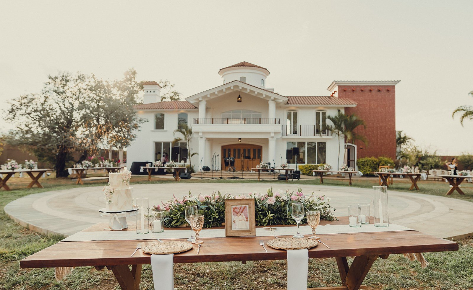 JIV00719 Ambito Oaxaca Contry Hall