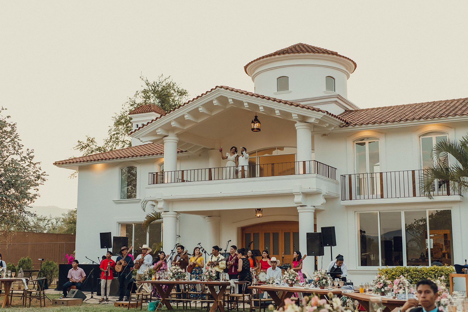 JIV01220 Ambito Oaxaca Contry Hall