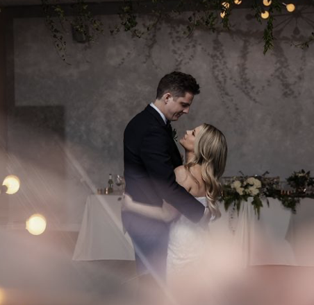 90239dW1 The Moment on Main