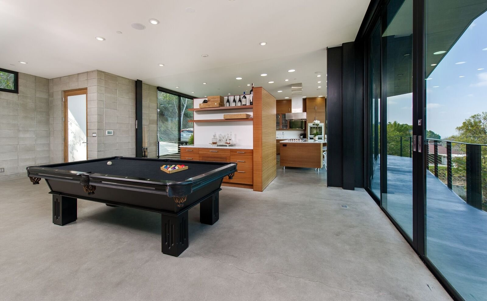 10 The Glass Mansion