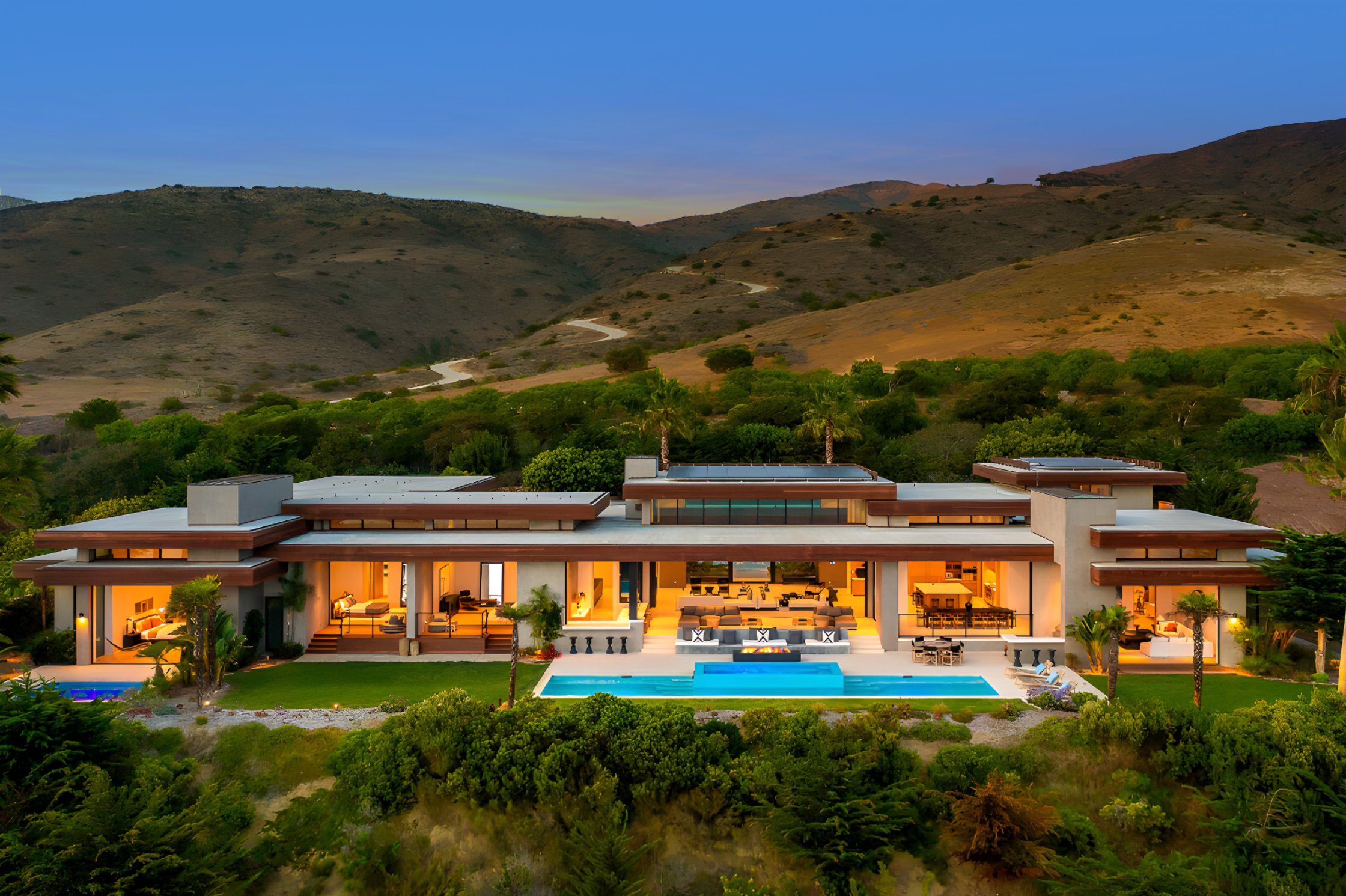 1 The Ellice Mansion