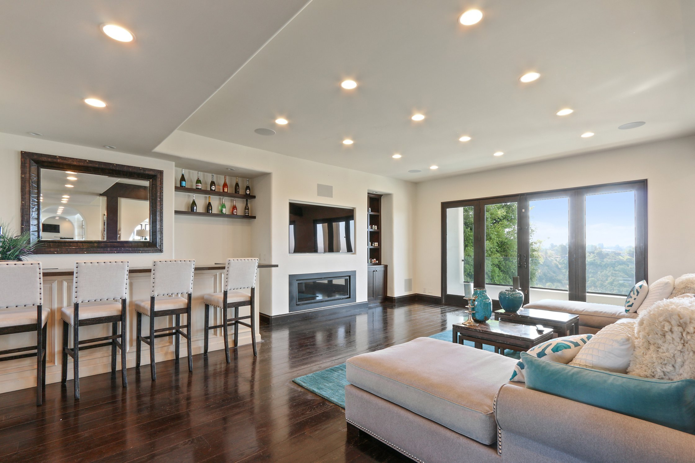 11 The Mulholland Villa