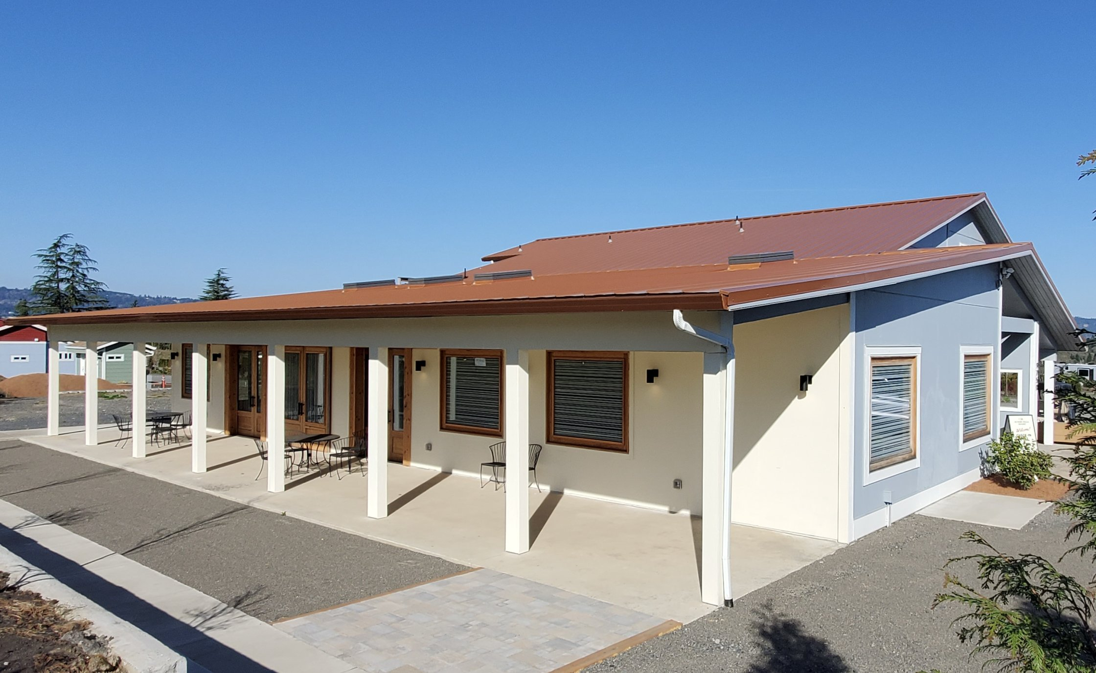 DHR Back Patio Dundee Hills Resort