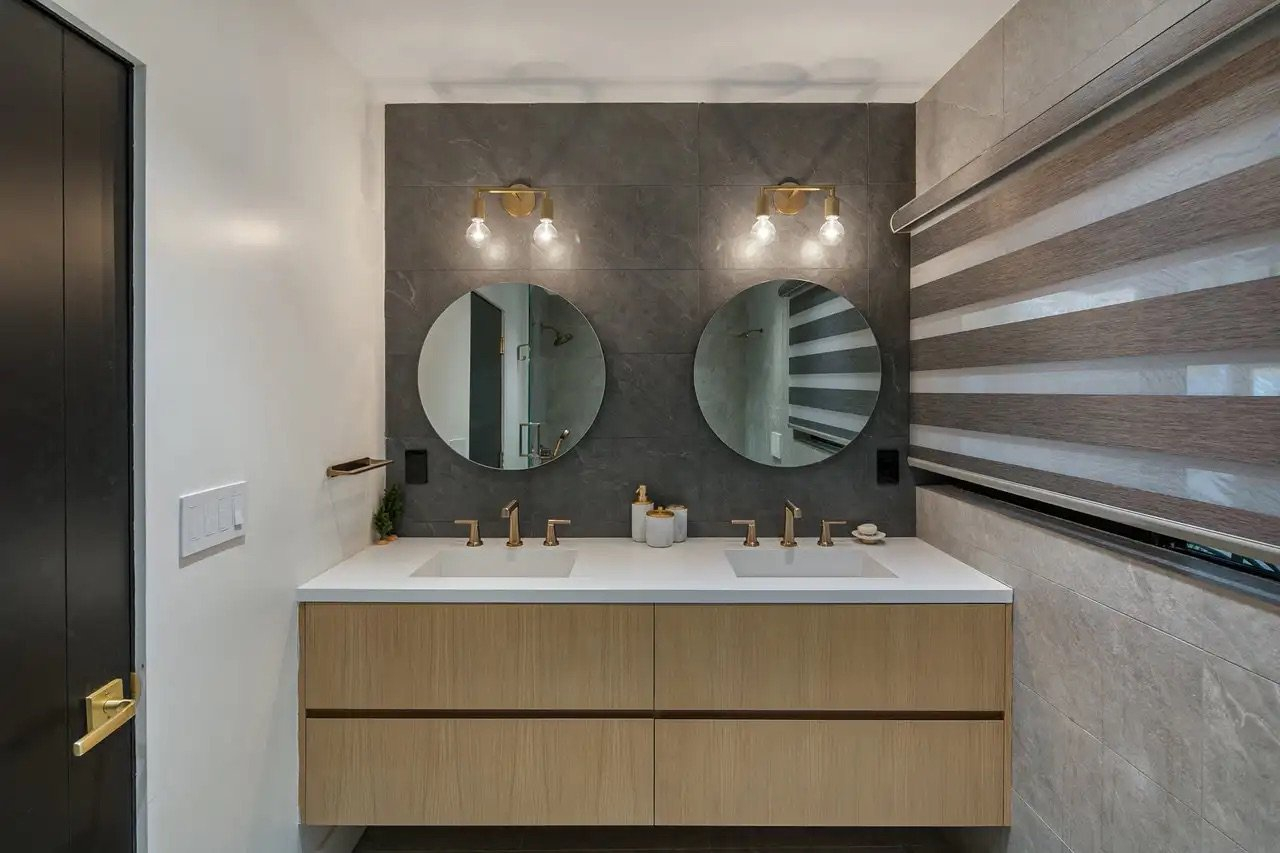 1704310245470-053_8108_laurel_view-53 Exquisite LA View Home