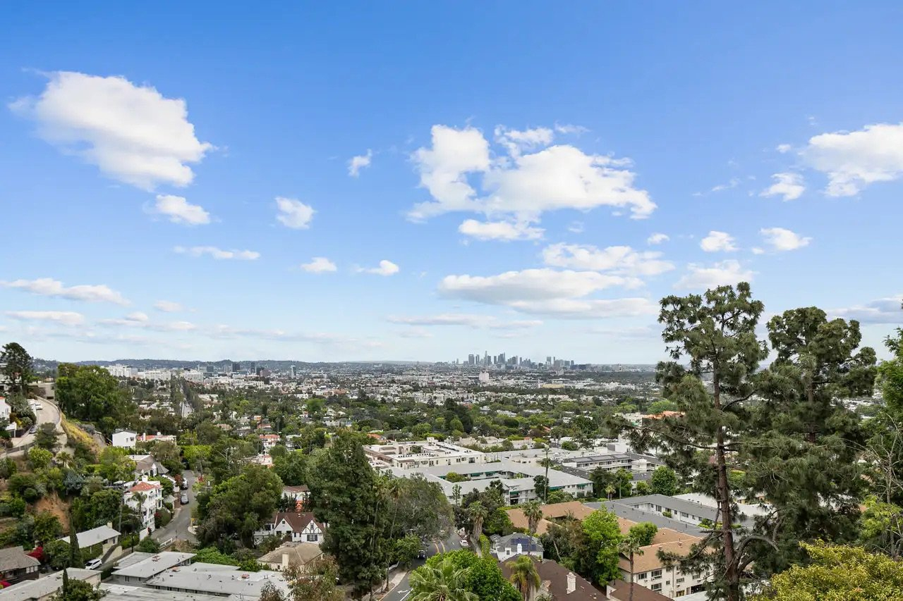 1704310245995-041_8108_laurel_view-41 Exquisite LA View Home
