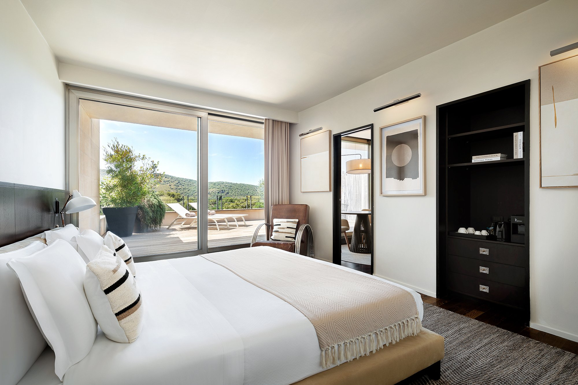 Business_Suite_Bedroom Argentario Golf & Wellness Resort, Autograph Collection