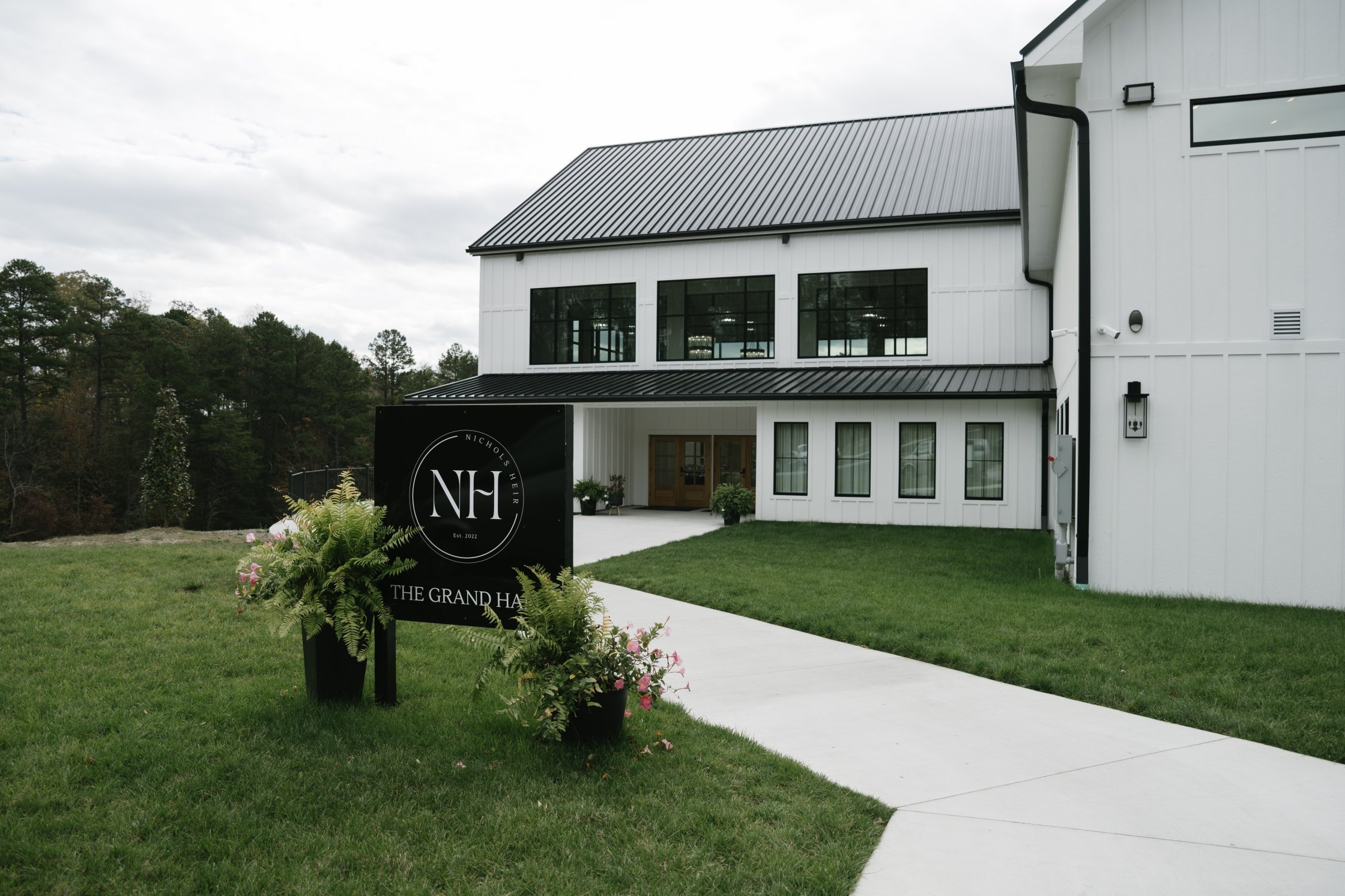 dsc-4876 Nichols Heir