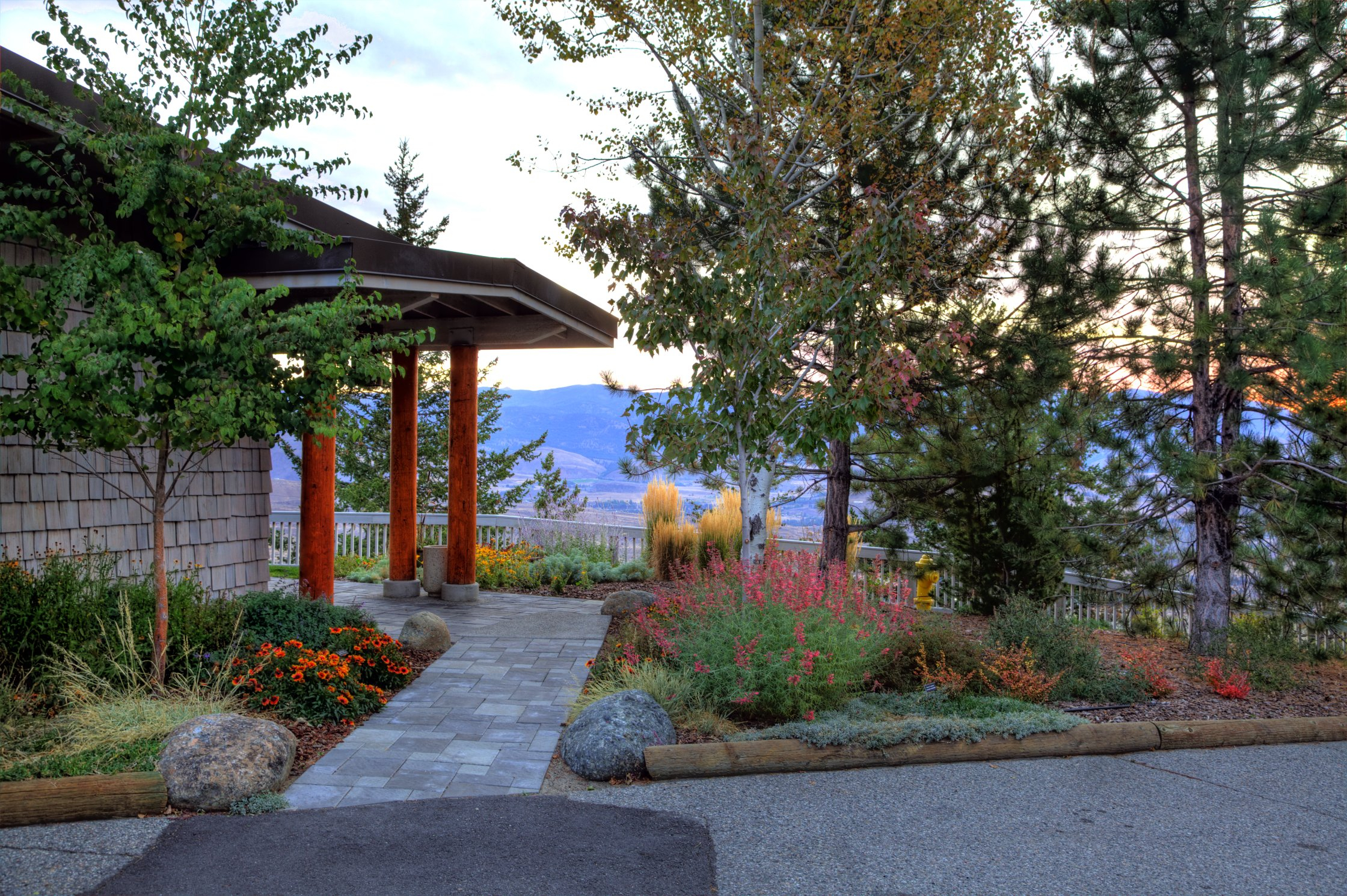 14-front-walk-tif Sun Mountain Lodge