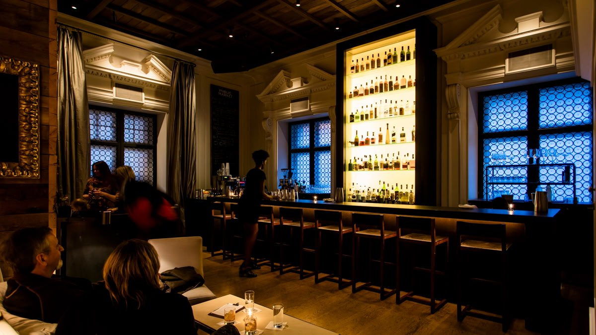 ambassador-chicago-library-bar-1 Ambassador Gold Coast, a Member of The Chicago Hotel Collection