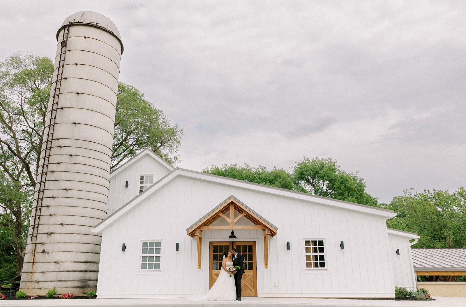 tk-artistry-llc-bride-groom-portraits-5-websize The Farm at Coochs Bridge
