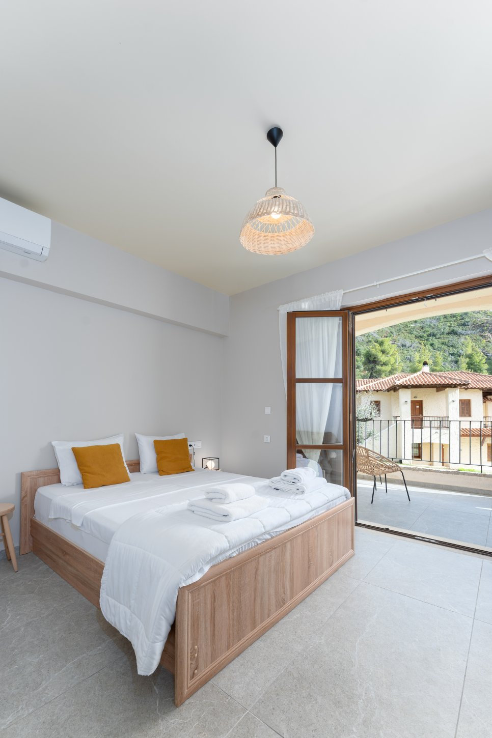 selina-kaminos-suite-206-vertical-09-2023-yannis-galaios-002 kaminos wellness resort