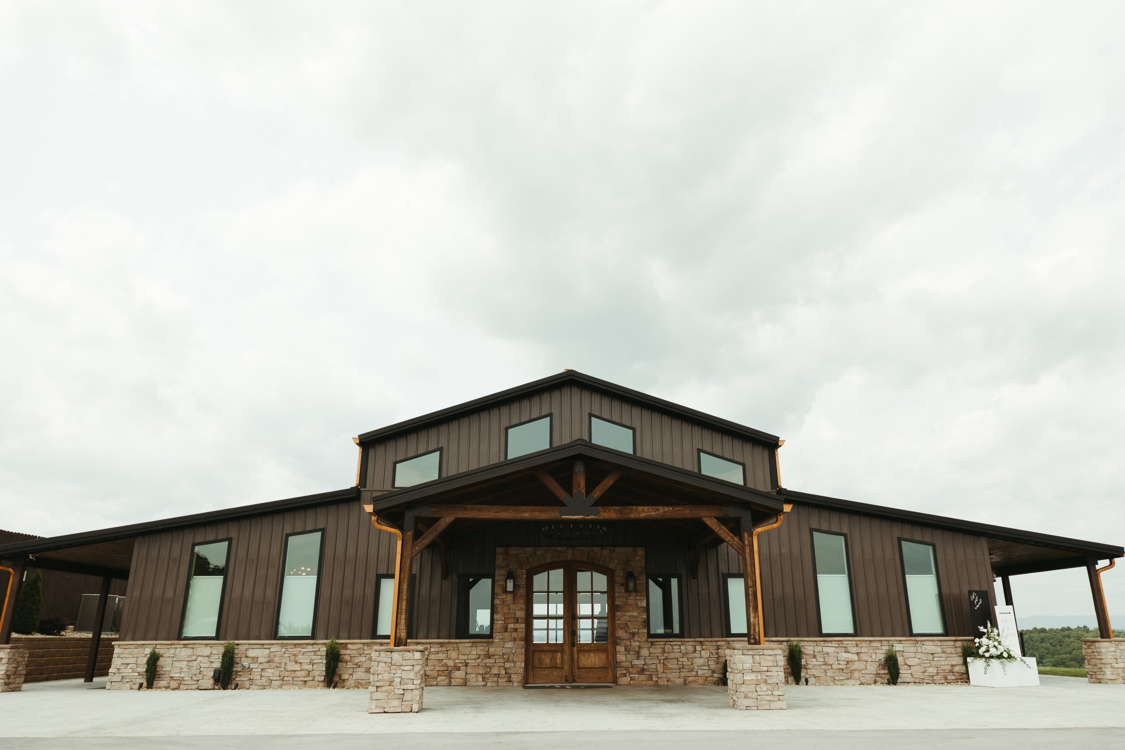 6e1a1003 The Loyston Copper Top Estate