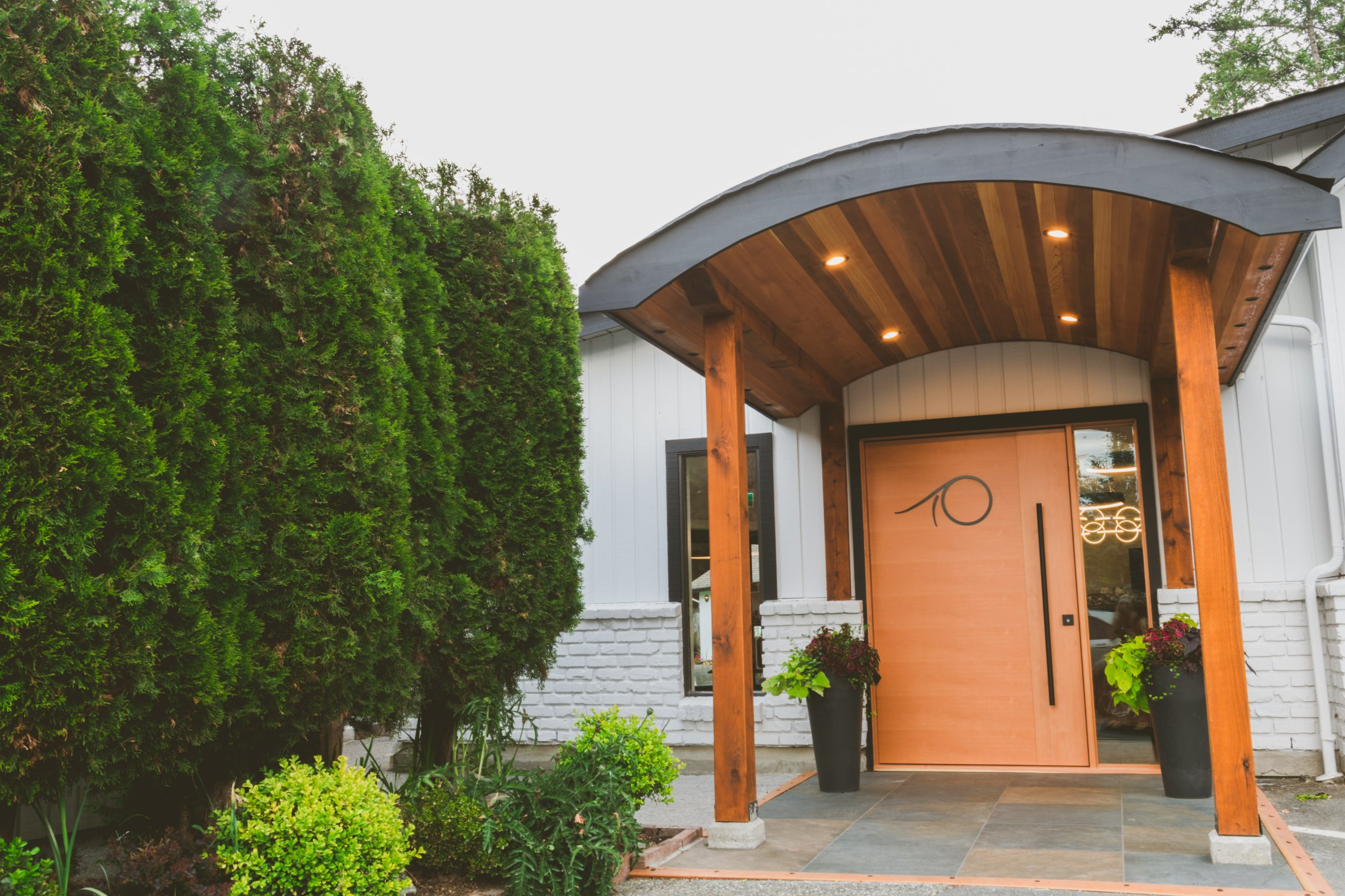 entryway-1 Deep Cove Winery