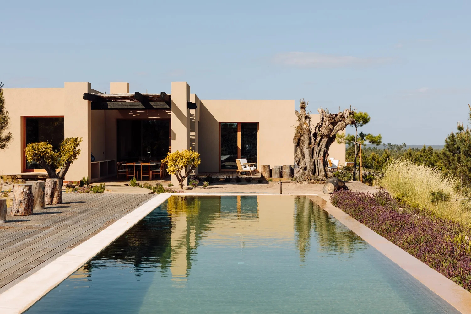 melides-portugal-luxury-villa-for-production-rental-bedrooms1 Melides Art