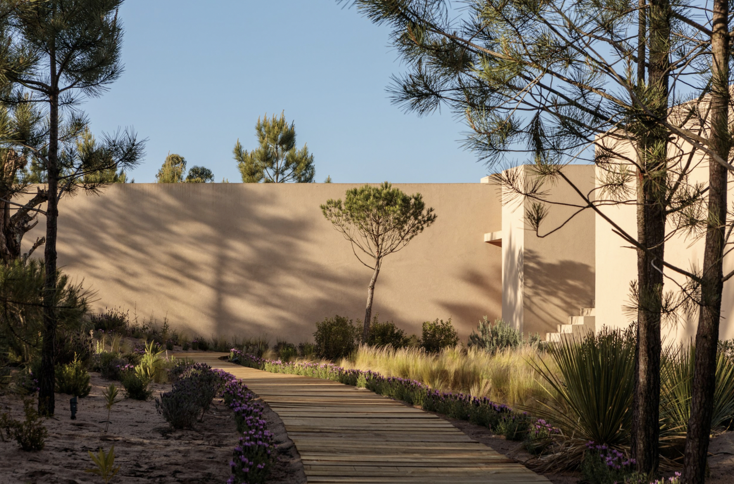 melides-portugal-luxury-villa-for-production-rental-bedrooms18 Melides Art