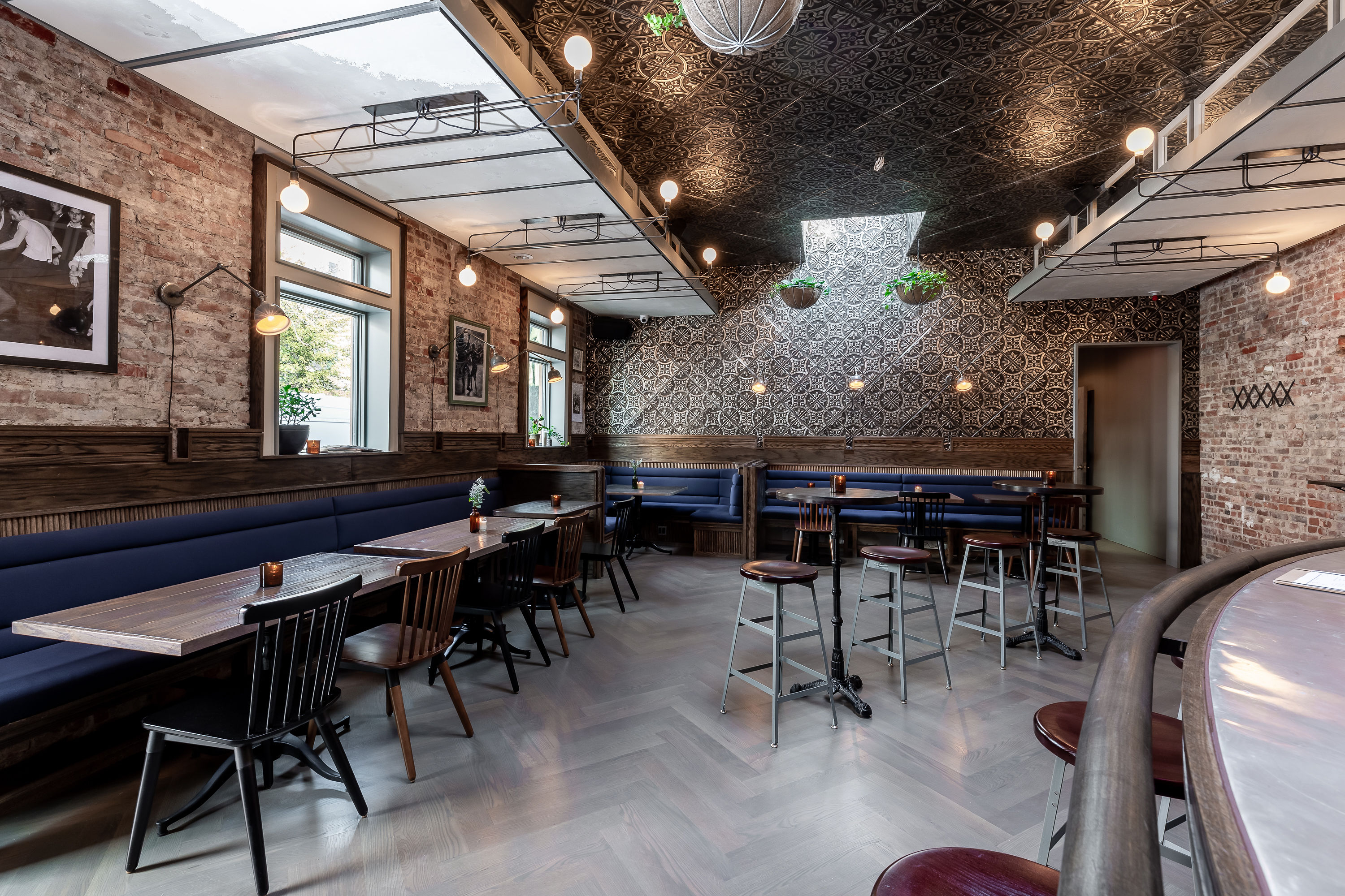 Frost Front to Back Silver Light Tavern