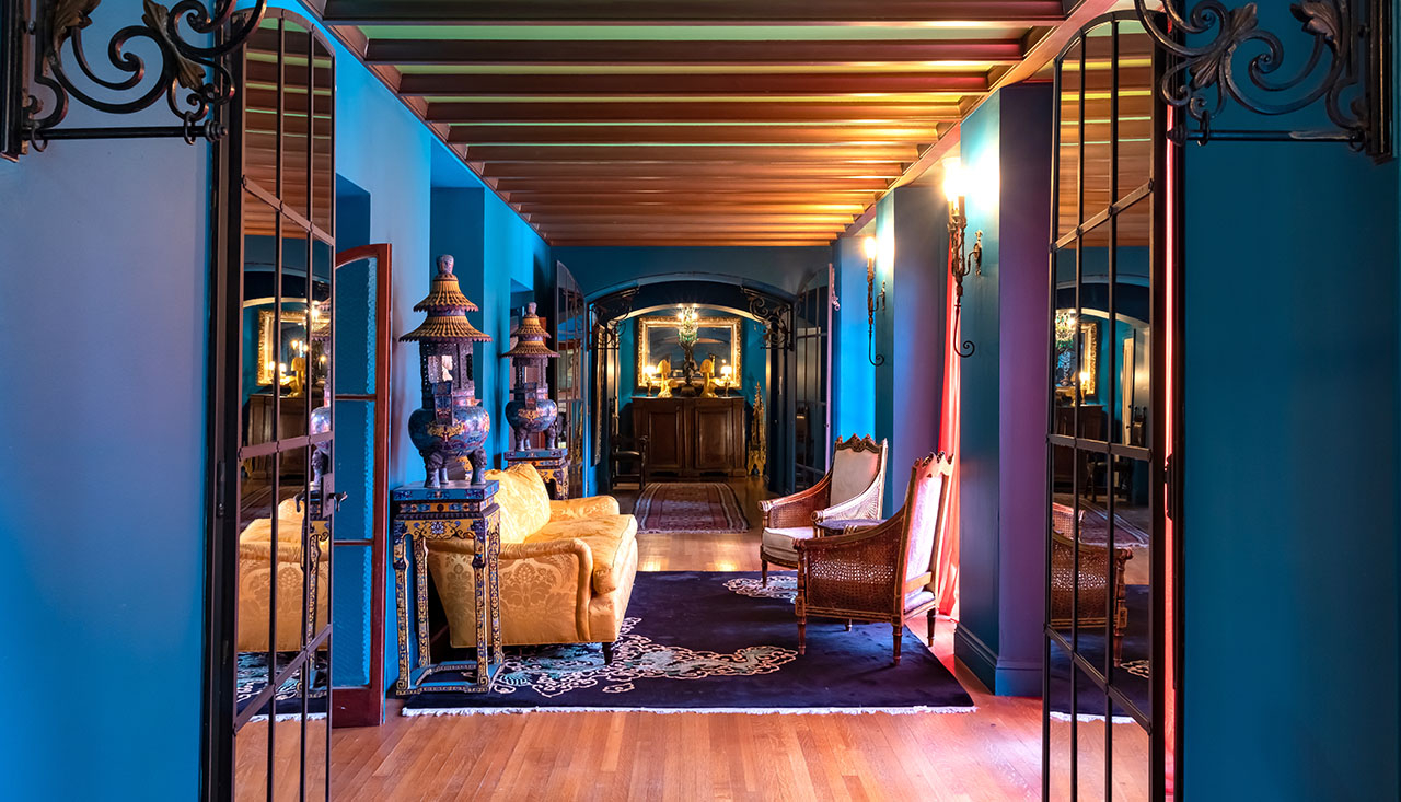 Mansion Loggia sz The Paramour Estate