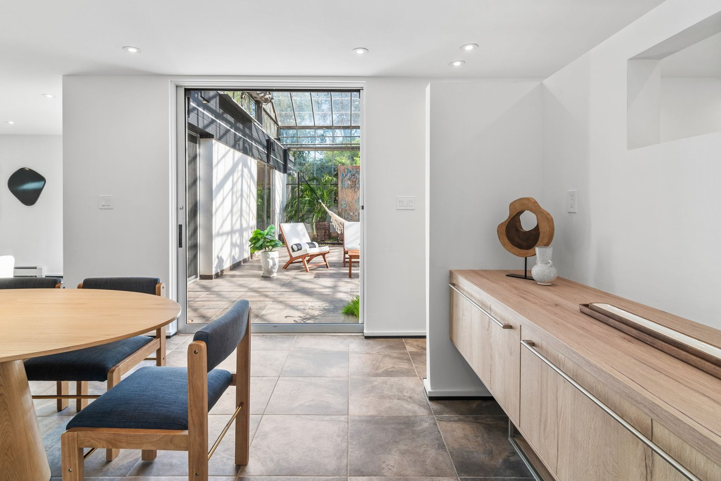 23-web-or-mls-49Millstone_023 Atrium on the Brook