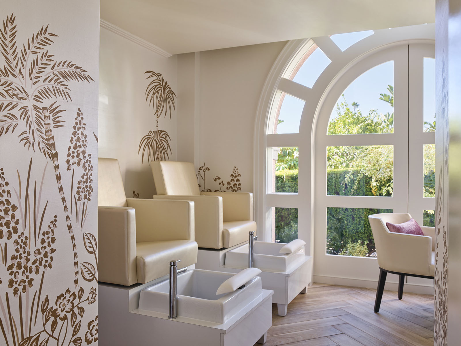 2020_12 BHH Spa_58357_v1 @ 72 DPI 3x4 The Beverly Hills Hotel