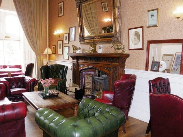 wedding-venues-near-cardiff,-swansea,-brecon---craig-y-nos-castle---patti-bar Craig y Nos Castle