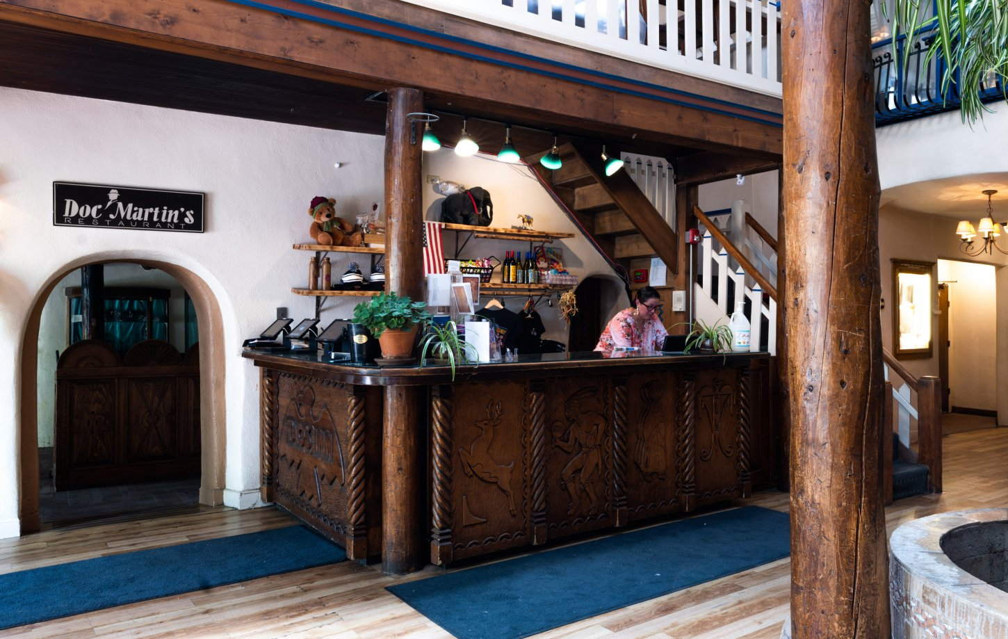 TaosInn - Lobby - 01 Taos Inn