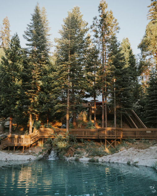 Reyes Mathieson - 03 The Lodge at Two Moons