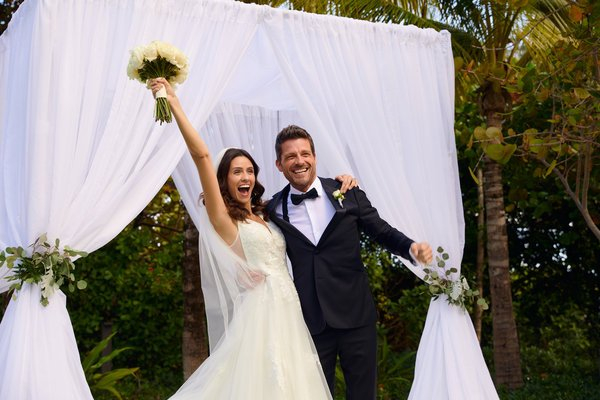 146764203_Bride and Groom at Ceremony 1_600x400 Loews Coral Gables Hotel