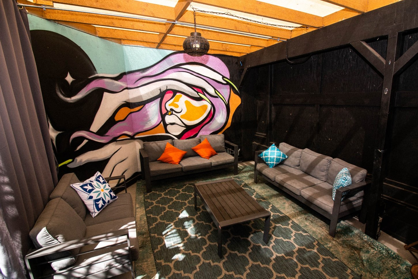 DSC00214 1835 Studios