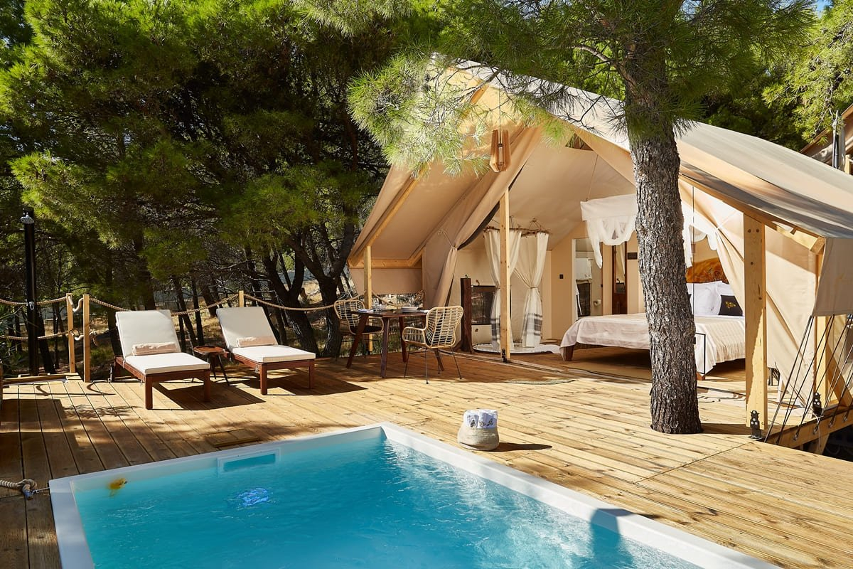 world-of-glamping-abeille-maison-tent-18 Abeille Maison Glamping Resort Zlatni Rat