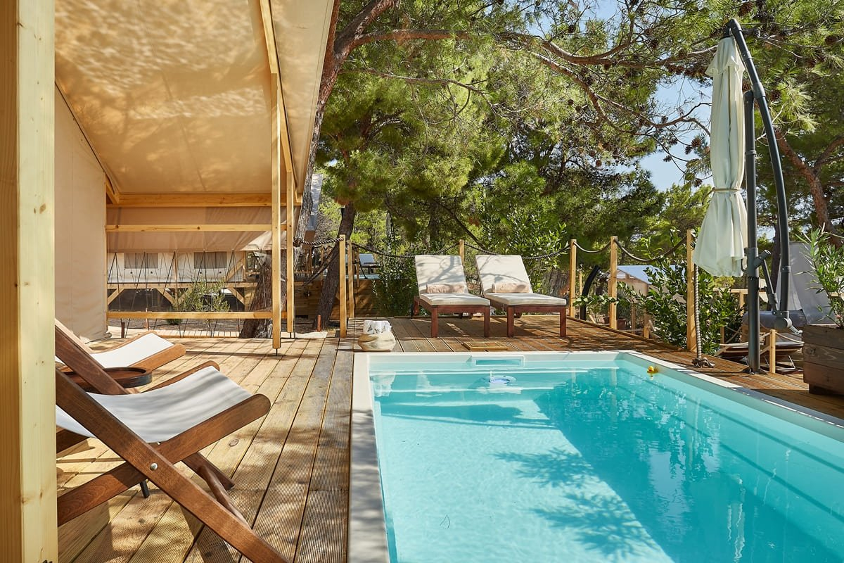 world-of-glamping-abeille-maison-tent-63 Abeille Maison Glamping Resort Zlatni Rat