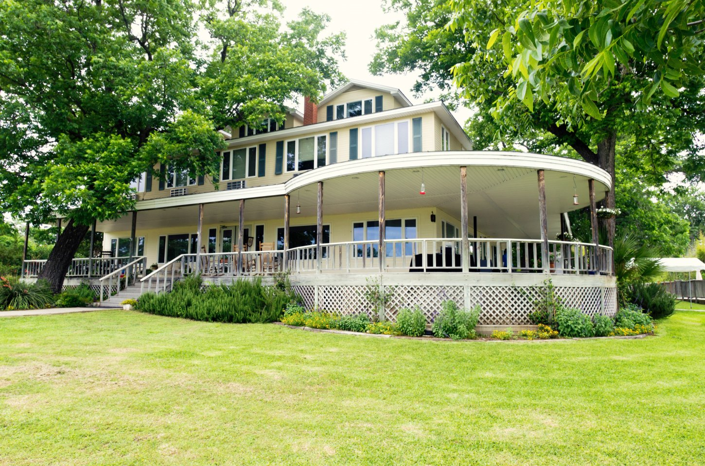 001 The Haven River Inn