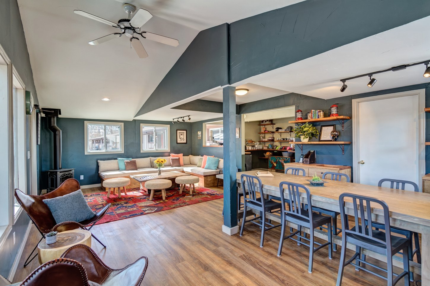 Lobby - 007 Loyal Duke Lodge