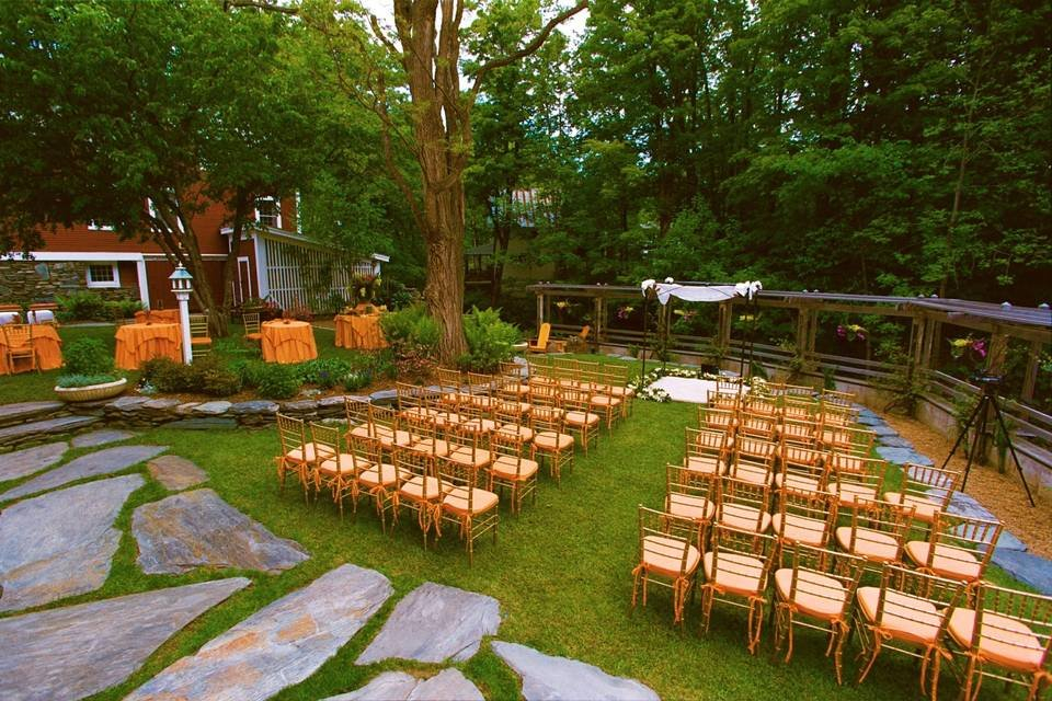 1497576978846-ceremony-setup-2 The Pitcher Inn