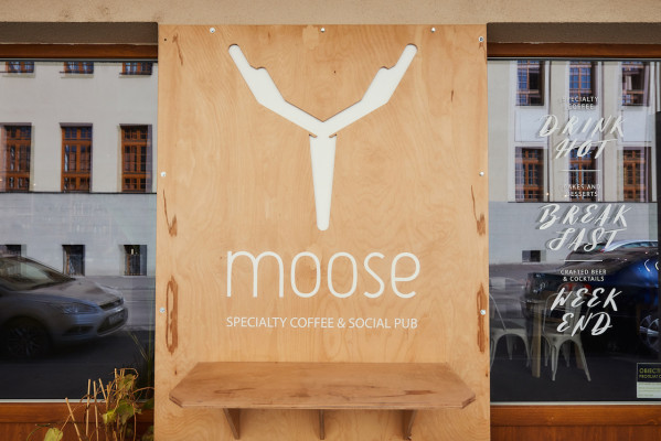 Moose Social Pub