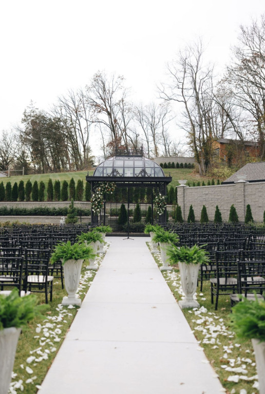 Knotting Hills Wedding Venue & Resort Pevely, Missouri, United States