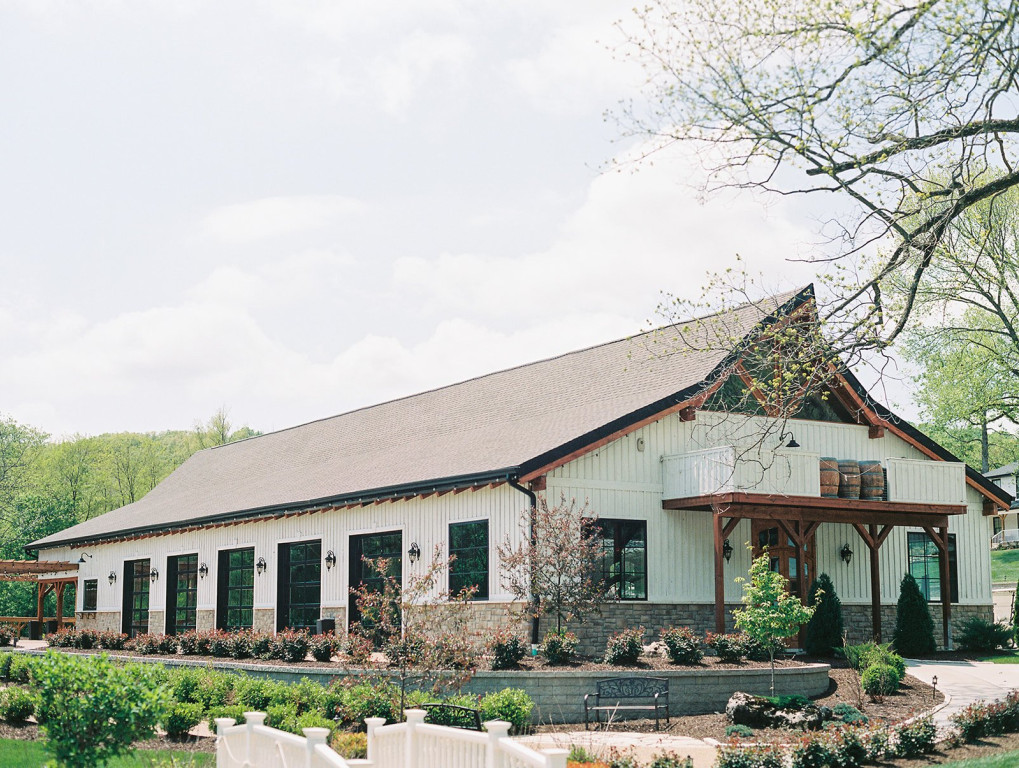Knotting Hills Wedding Venue & Resort Pevely, Missouri, United States