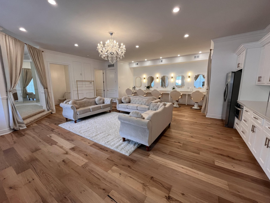 Knotting Hills Wedding Venue & Resort Pevely, Missouri, United States